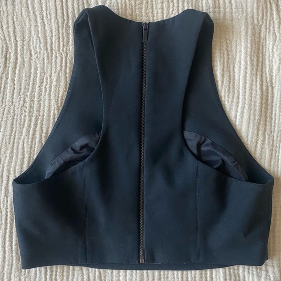 Elizabeth and James black zip up cropped sleeveless top - Picture 3 of 10